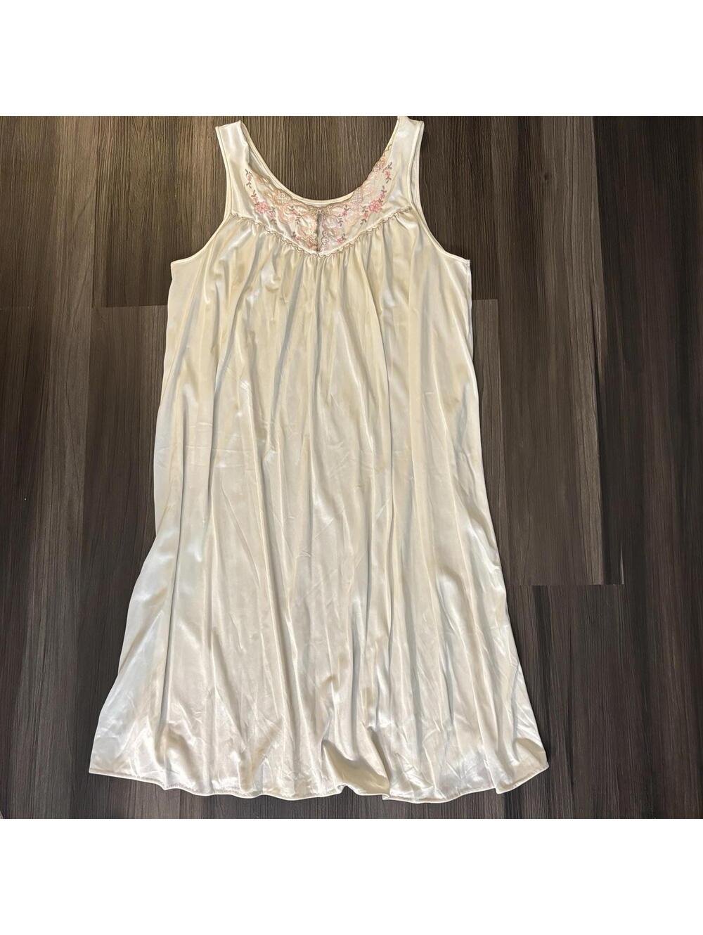 Vintage Lorraine Cream Beige Nightgown Dress Lace Detail Size Medium USA Made